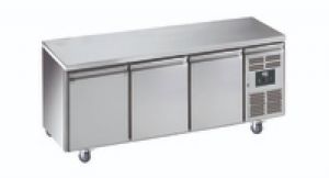 Table rfrigre ngative centrale 3 portes profondeur 700mm GN3100BT